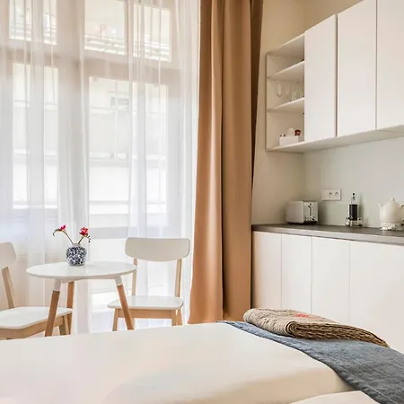 Anmut By Revelton Aparthotel *